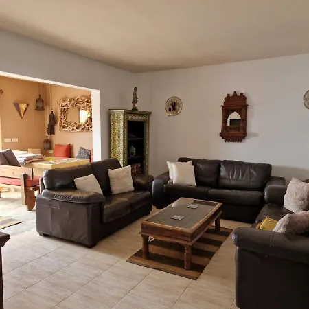 Spacious Three Bedroom Villa In Playa Blanca וילה *